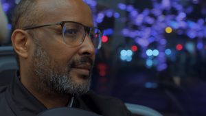 Bils på Abdinassir i filmen "Att hantera psykisk ohälsa"