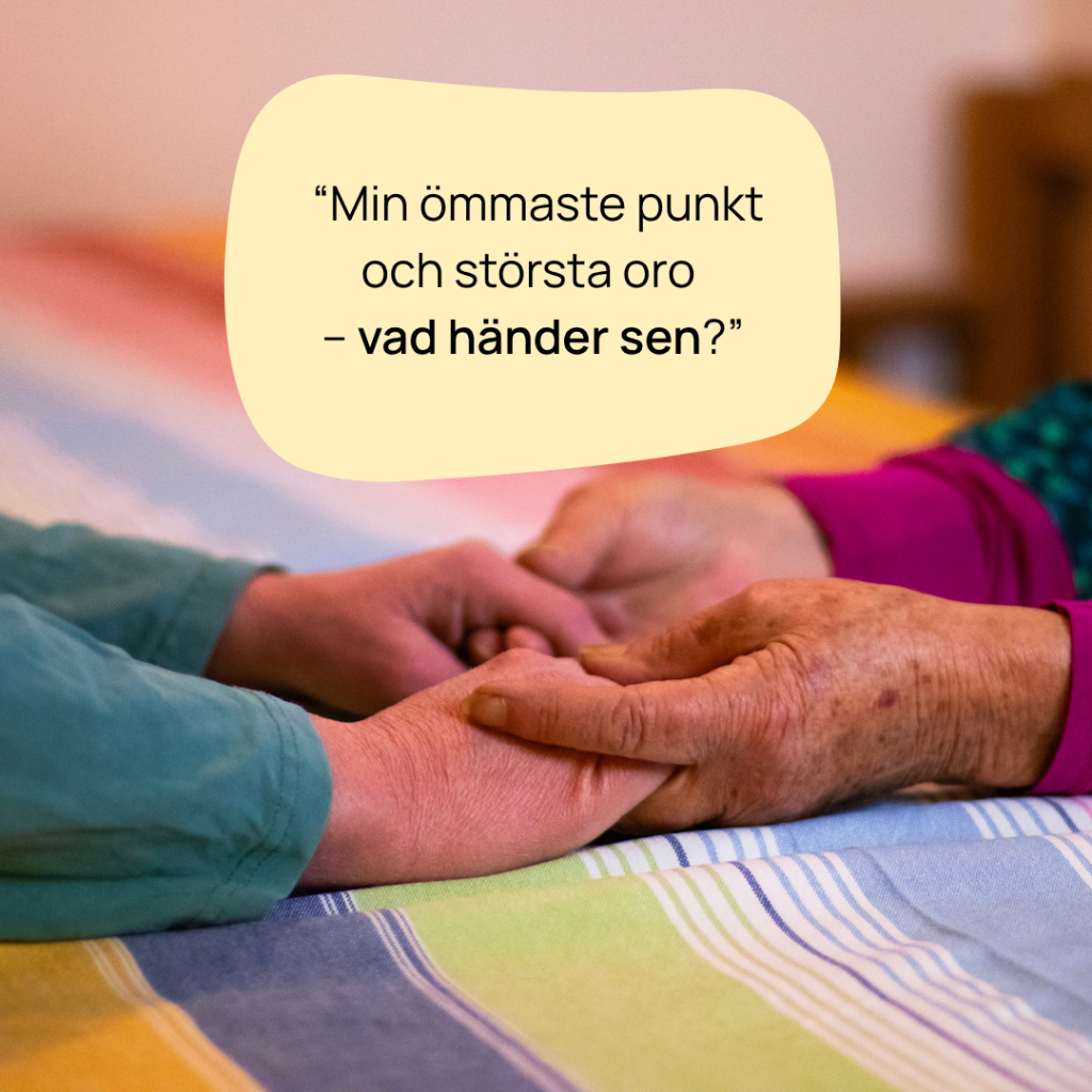 Två händer, ett par äldre och ett par yngre.
